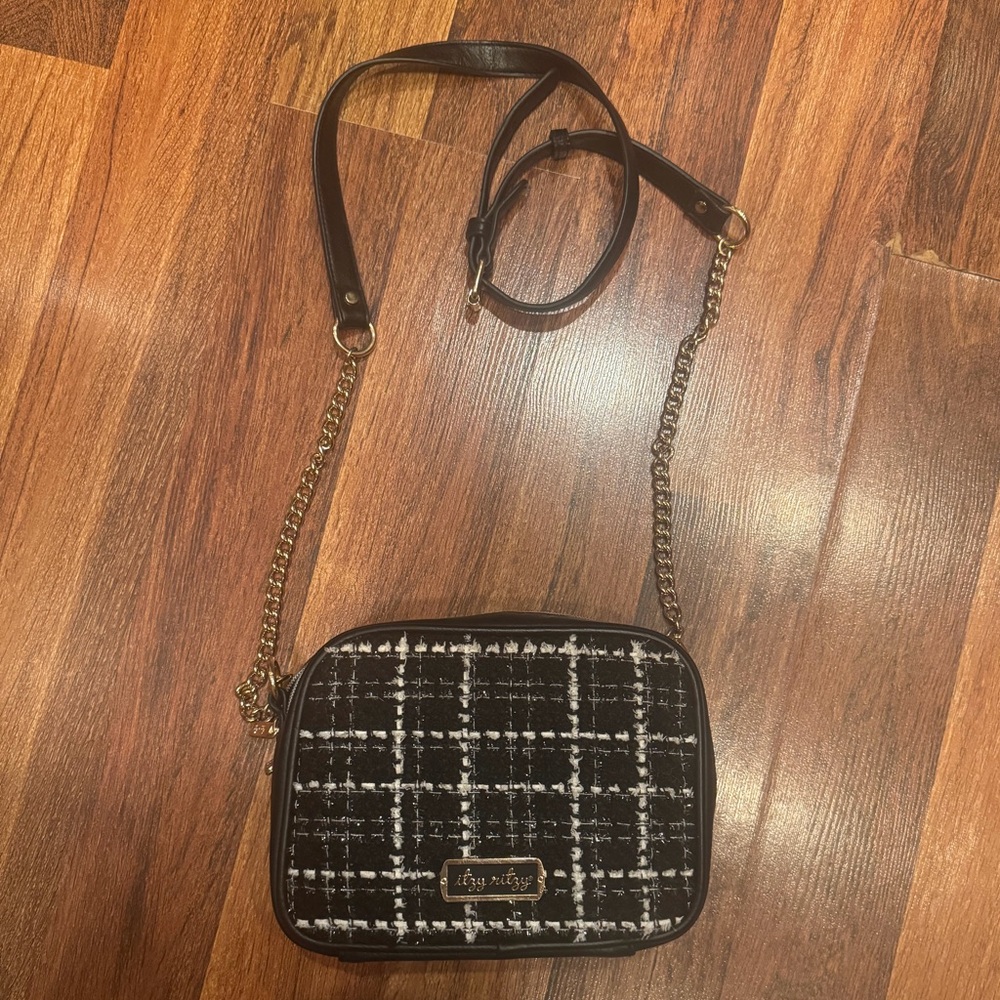 Itzy Ritzy Black and White Crossbody Bag